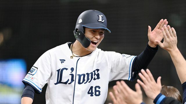 西武・鈴木将平選手(写真：時事)