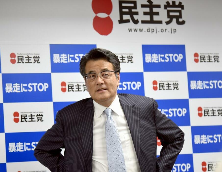 [写真]いまのところ解党には慎重な民主党の岡田克也代表。来年の通常国会までに維新の党の統一会派を汲むことで合意している（Natsuki Sakai/アフロ）