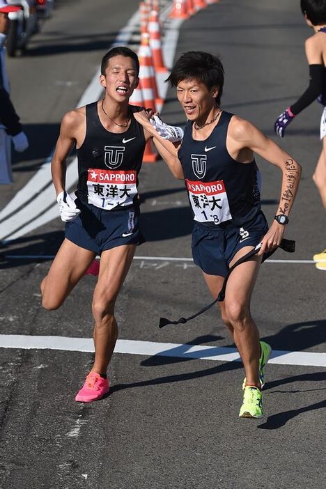 弟・弾馬（左）は前回7区を走った（写真：アフロスポーツ）