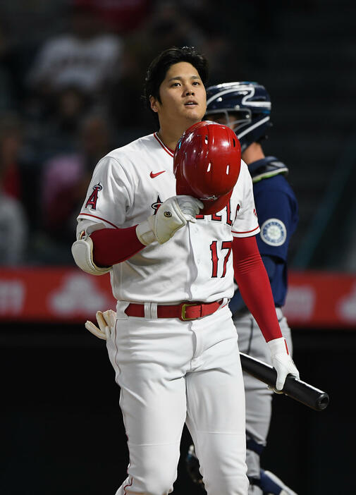 大谷翔平はマリナーズ戦で2つの申告敬遠を含む4打席連続四球で勝負してもらえず、本塁打王争いでトップに並ぶ46号は”お預け”となった(写真・アフロ）