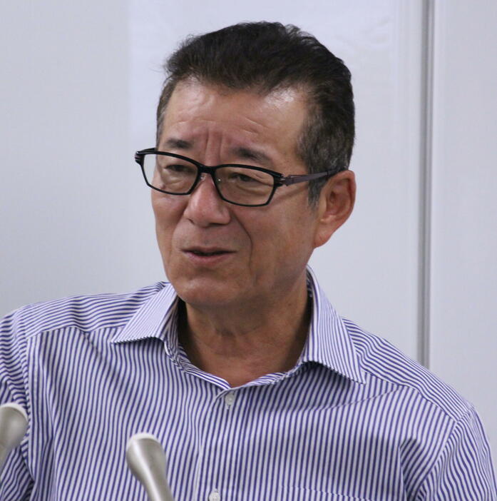 維新が公約に掲げるベーシックインカムについて「優秀な官僚に制度設計させるためにプランを発表している」と松井市長