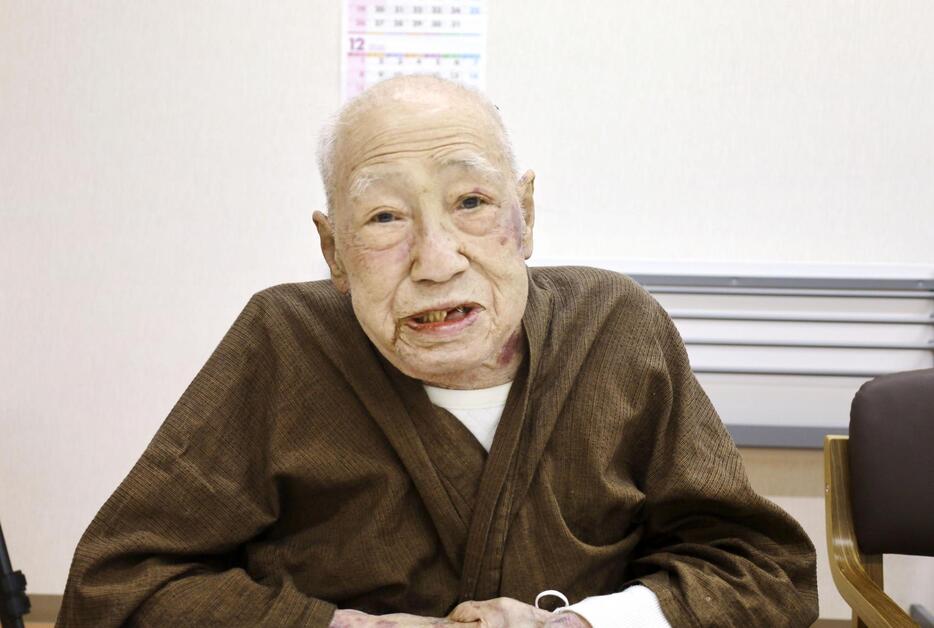 非戦を訴える元海軍軍医の蒲原宏さん＝2024年12月、新潟市