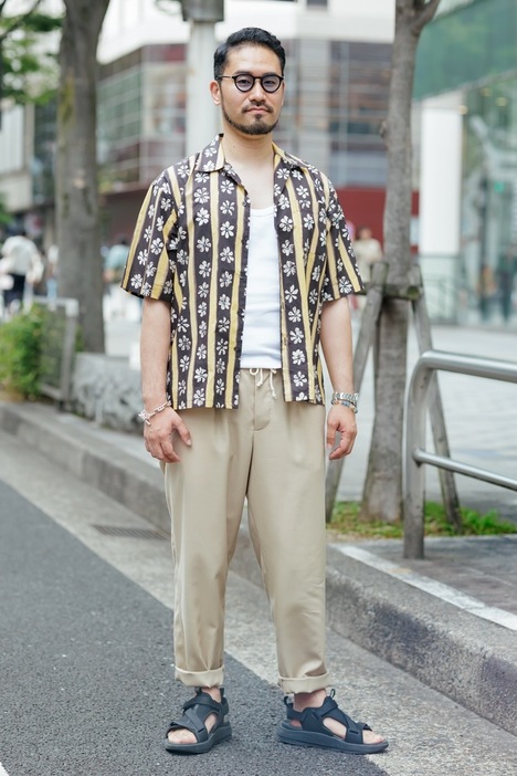 UNIQLO 感動ジャケットベージュ・スマートアンクルパンツ