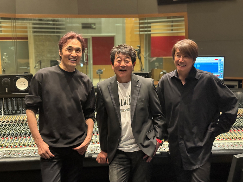 TUBE、40周年記念コラボレーション・アルバム『TUBE×』リリース