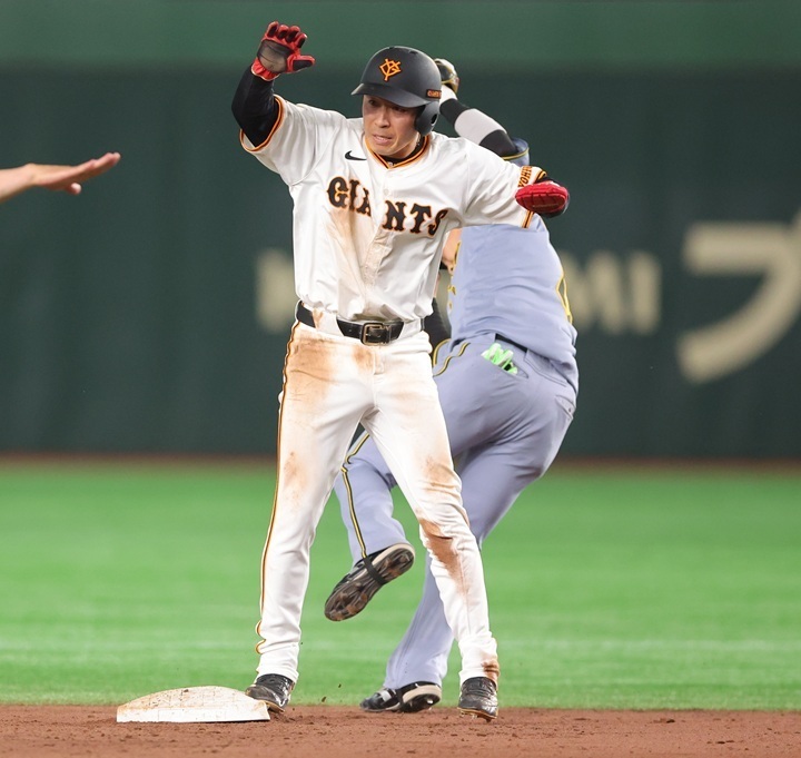 芸能人愛用のおすすめ最新情報 巨人・増田大輝 “脇役”が放つ存在感／切り札は俺だ！ (週刊 ゲームセンター・ゲームカード