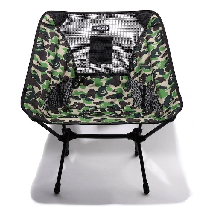 大自然にマッチどころか迷彩でカモフラージュ!? A BATHING APE
