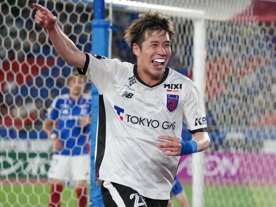 新品 正規品!!  トップ昇格4年目でJ1初先発…期待も声援も背負ったFC東京21歳FW ウェア