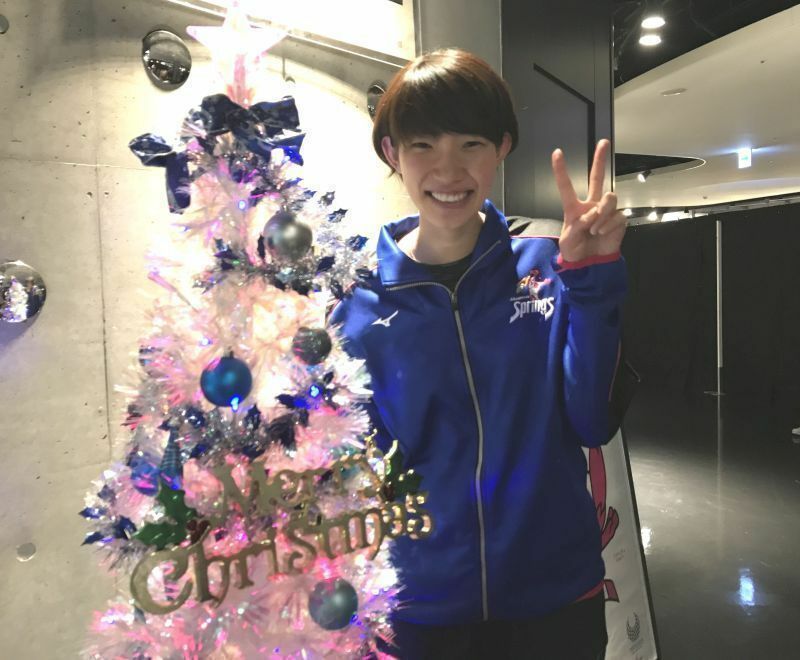 ［写真］「メリークリスマス」ファンに優勝をプレゼント（石井優希）