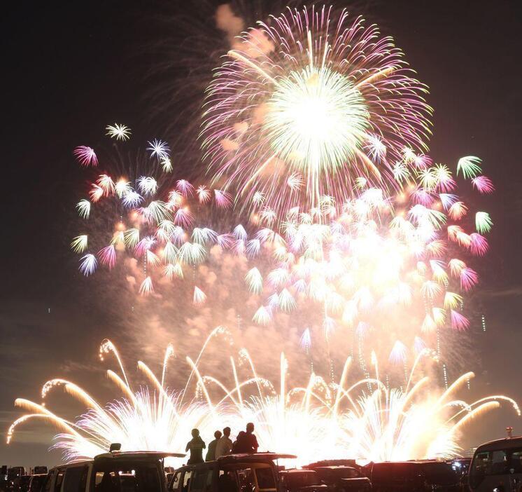 4万5000発の花火に会場は沸いた