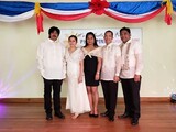 フィリピンの伝統衣装に身を包みフィリピンの独立記念日を祝うOFW