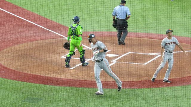 秋広優人選手が貴重な先制ホームラン