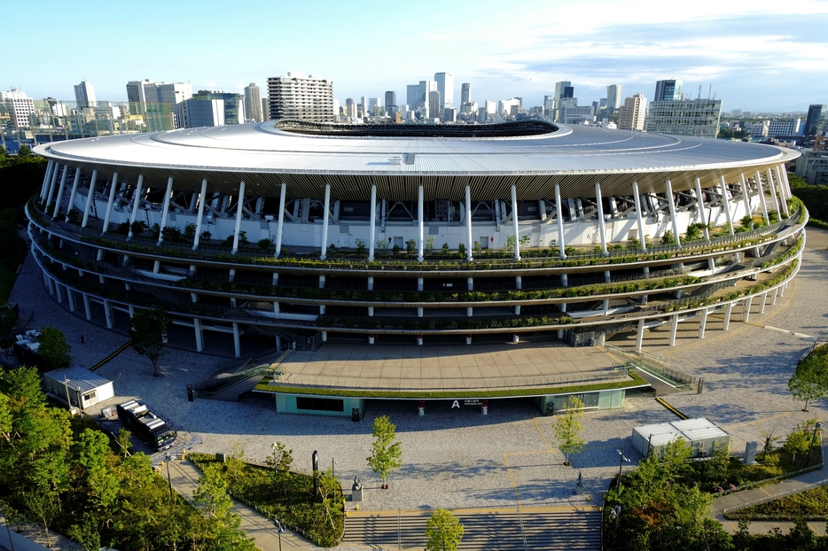 紆余曲折を経て誕生した新国立競技場（写真：ロイター/アフロ）