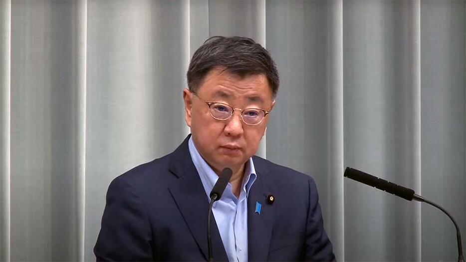 松野官房長官が定例会見