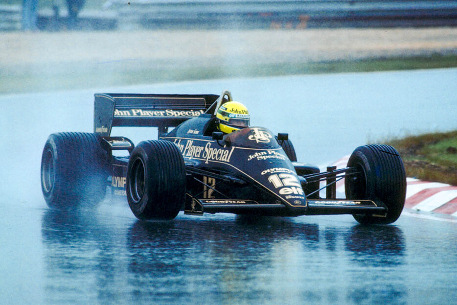 アイルトン・セナのF1初勝利を果たしたロータス「97T」が走った アイルトン・セナのF1初勝利を果たしたロータス「97T」が走った