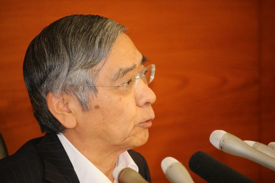 日銀、追加緩和決定 黒田総裁会見（撮影：具志堅浩二）