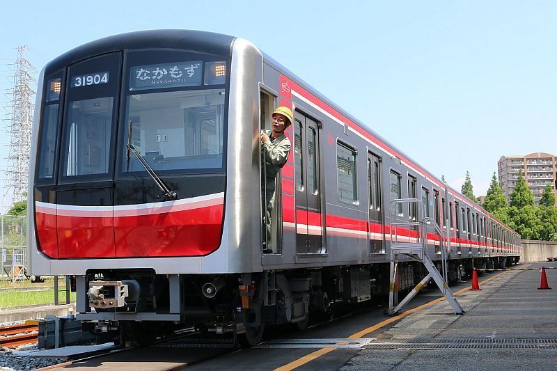 [写真]新しい30000系車両が公開された