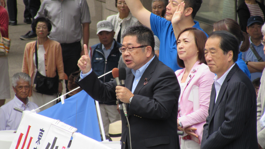 立川駅北口の街頭演説に民進党・菅氏や共産党・小池氏らが登壇