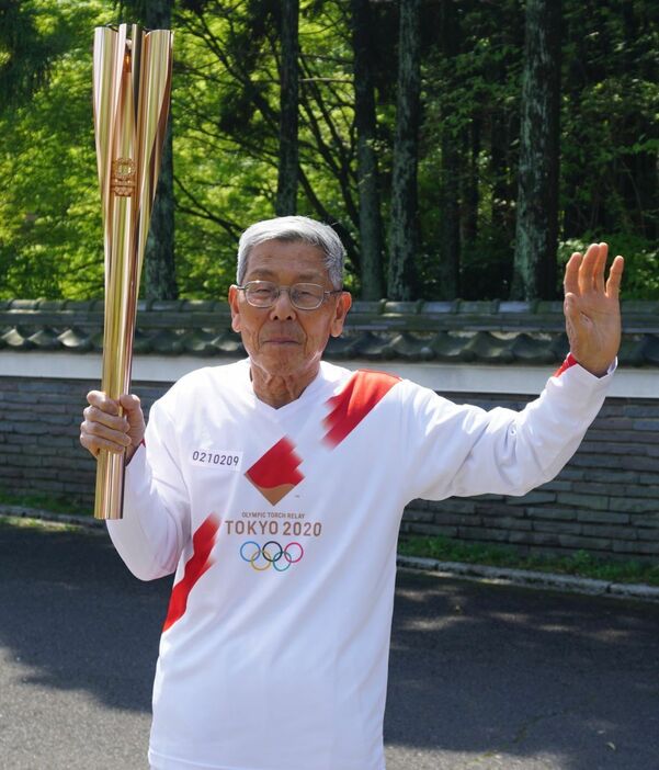 緊張したと語る聖火ランナー