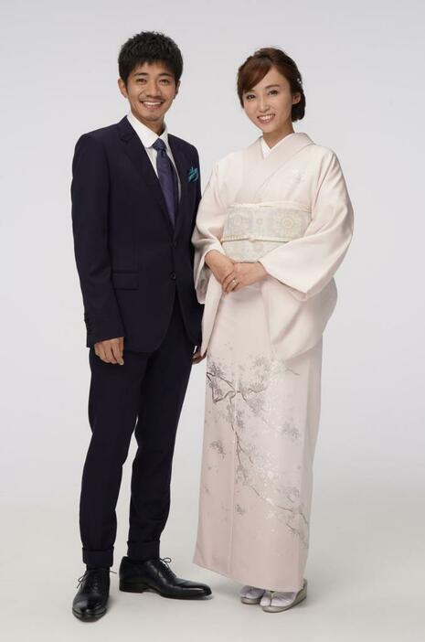 和田正人（左）と吉木りさ（右）が入籍を発表