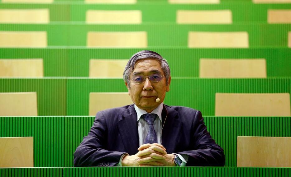 黒田日銀総裁、チューリヒ大学で講演にて（写真：ロイター/アフロ）