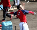 鈴木誠也のロングティー。今年はさらにすごいバッターになりそうだね/写真=前島進