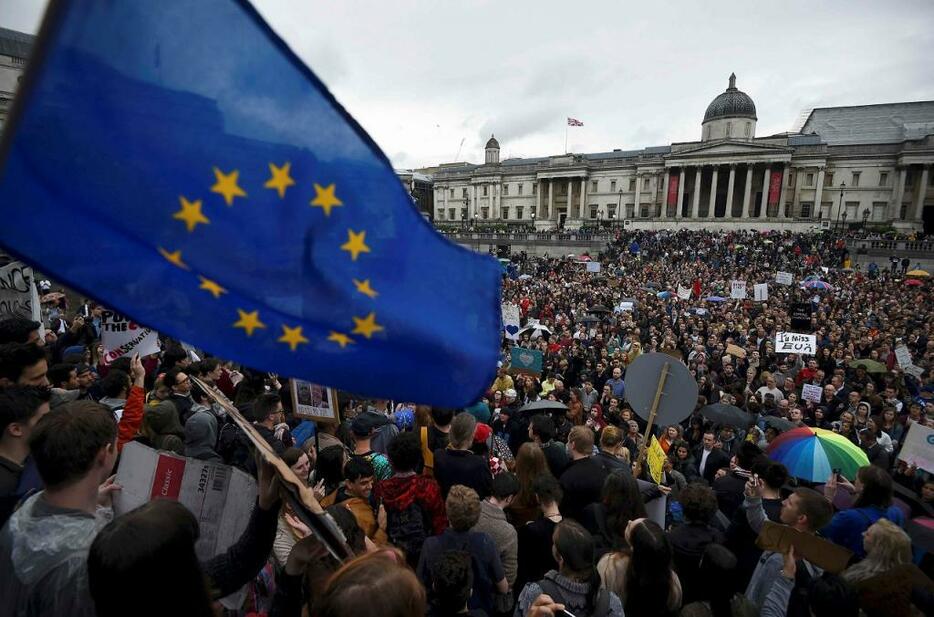 [写真]EU残留派がロンドンで行なった大規模デモ（ロイター/アフロ）