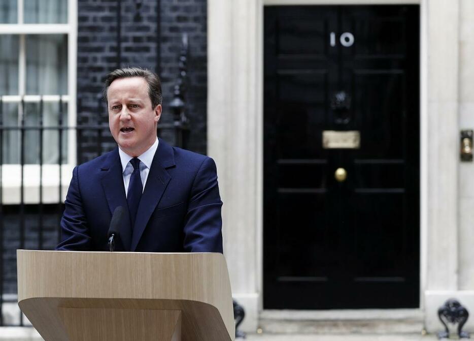 [写真]6月21日、英キャメロン首相は官邸前でEU残留を訴えた（ロイター/アフロ）