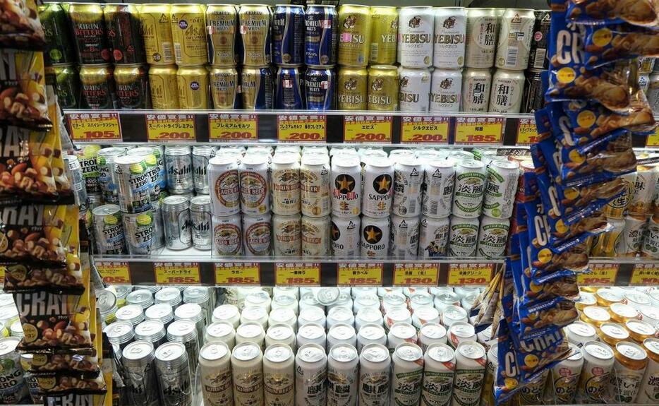 [写真]ビールなどの行き過ぎた安売りを規制する改正酒税法などが成立した（ロイター/アフロ）