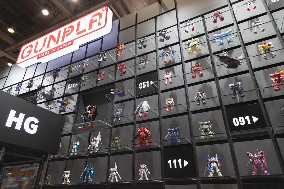 所狭しとならんだガンプラ＝2015年6月18日（写真：Rodrigo Reyes Marin/アフロ）