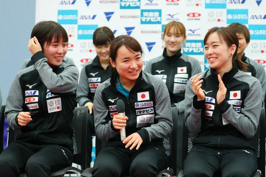 世界ランク上位2人に与えられる東京五輪日本代表の座（計3人）。女子では平野（左）伊藤（中）石川（右）の3人が熾烈な争いを繰り広げている(写真：YUTAKA/アフロスポーツ)