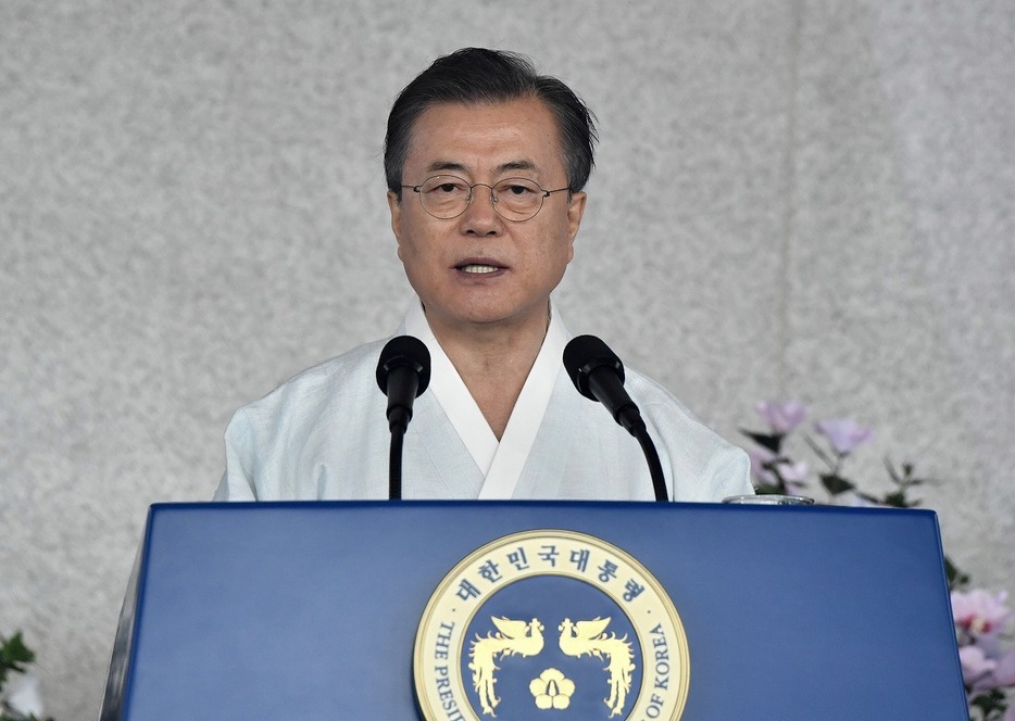 [写真]韓国政府は日韓GSOMIAの破棄を決めた。写真は光復節で演説する文在寅大統領（代表撮影/ロイター/アフロ）