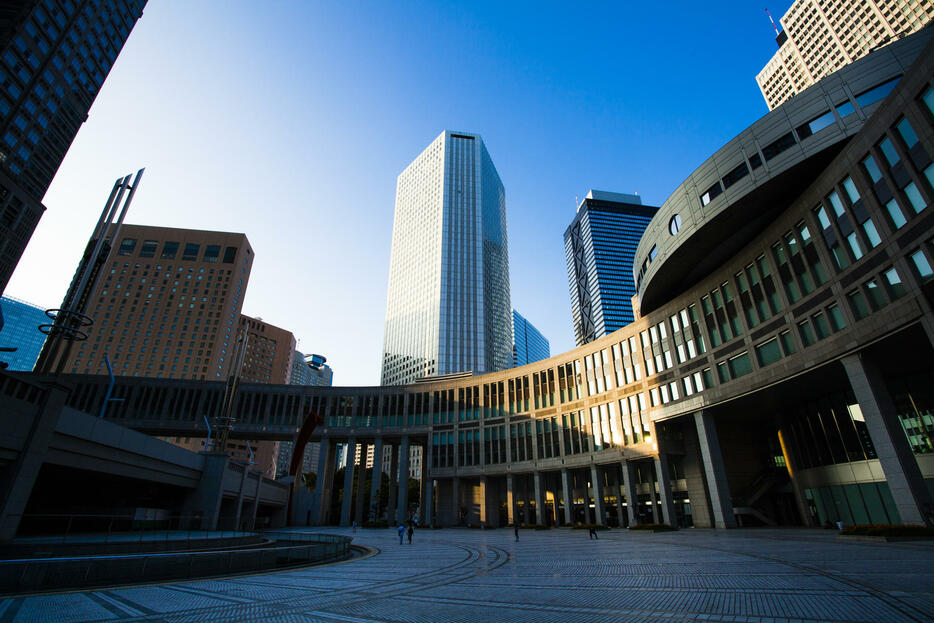 会場となる東京都庁都民広場（写真：GYRO_PHOTOGRAPHY/イメージマート）