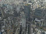 上の写真と同じアングルで撮影した2021年の姿。東横線跡地は「渋谷ストリーム」へ。画面左下の桜丘地区は再開発で更地となっている（2021年3月30日、吉永陽一撮影）。