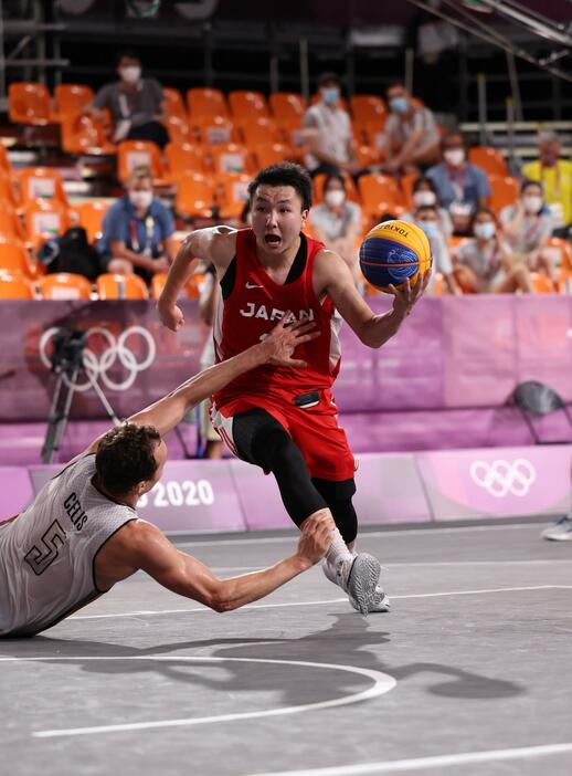 東京五輪の新種目3×3バスケで活躍した富永啓生が今秋から米NCAA1部のネブラスカ大でプレーする。最終目標はNBAだ（写真：青木紘二/アフロスポーツ）