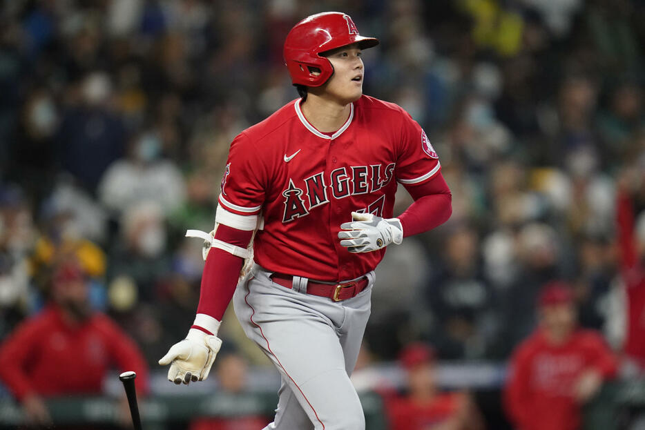 大谷翔平が今季最終戦の第1打席で46号＆100打点(写真・AP／アフロ）