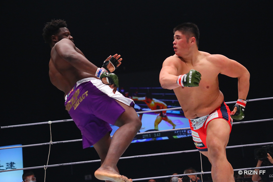 元貴ノ富士のスダリオ剛が秒殺TKOで再起戦に勝利（写真・RIZIN FF）