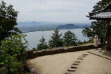 滋賀県長命寺から、近江の代表的な霊山・三上山と琵琶湖を望む