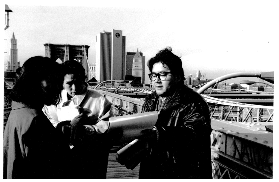 92年公開の映画『マンハッタン・キス』をニューヨークで撮影する様子（写真提供：秋元康事務所）