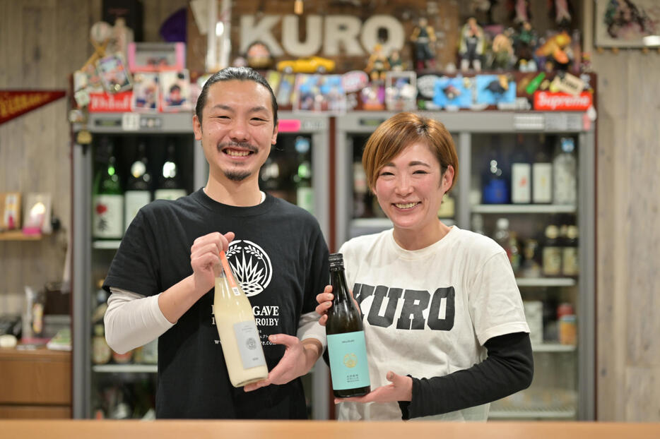 日本酒Dining KUROを営む目黒貴志・良江夫妻。貴志氏は男鹿出身