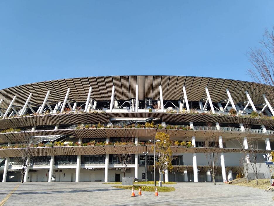 2019年12月に開場した新国立競技場で2年以上が経過してやっとJリーグの試合（FC東京対ガンバ大阪）が開催された