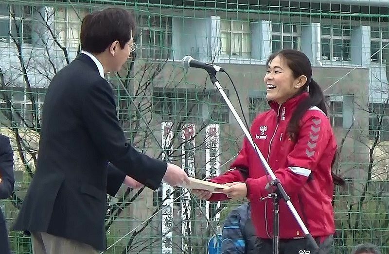 [写真]昨季限りで引退した澤穂希さんが神戸市から「神戸大使」を委嘱された