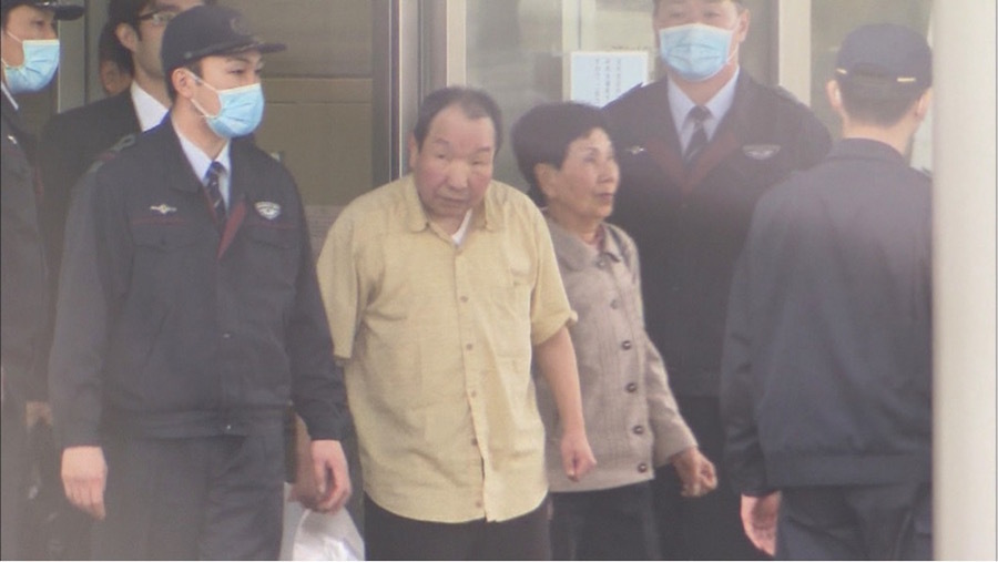 袴田巌さん(左から2人目)と姉の秀子さん。48年ぶりに釈放された（C）東海テレビ放送