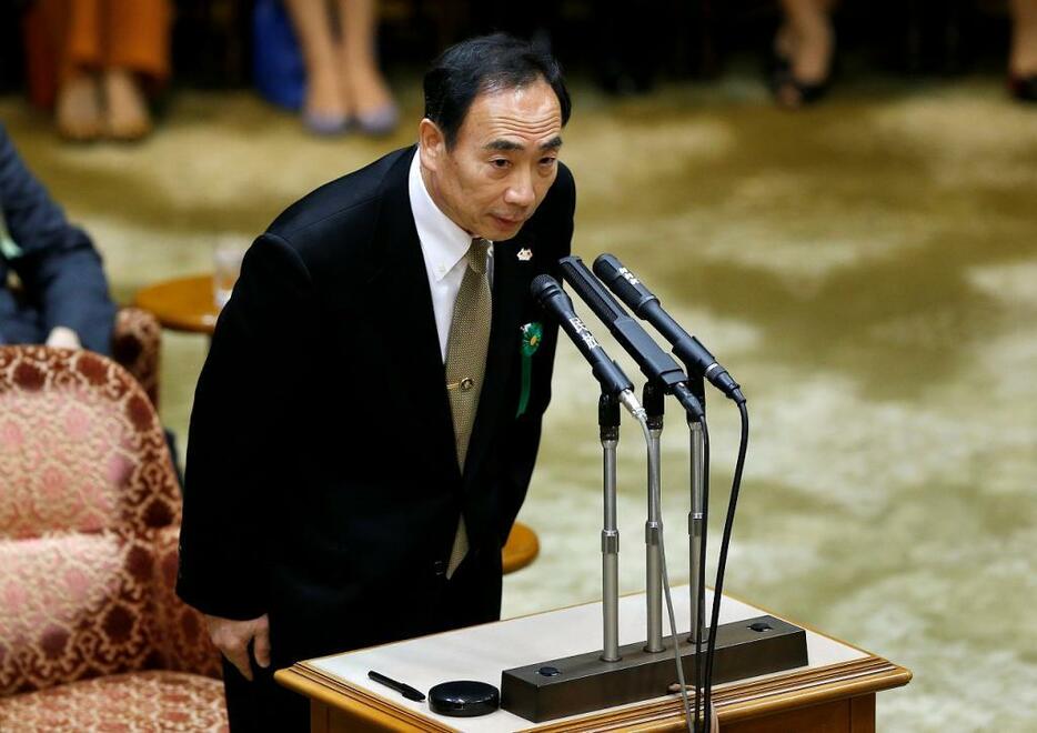 [写真]昨年3月23日、証人喚問で証言する籠池氏（ロイター/アフロ）