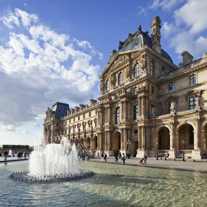 フランス・パリのルーヴル美術館（写真：アフロ）