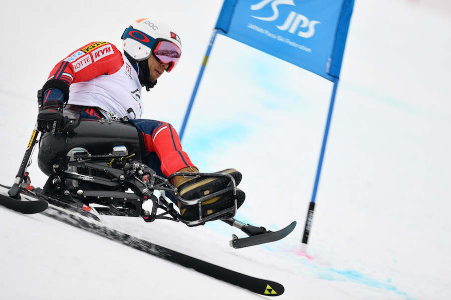 スーパー大回転で3連覇、滑降で連覇を狙う狩野亮（写真・アフロスポーツ）