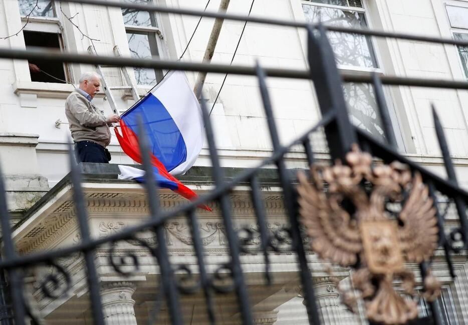 [写真]英国はロシア外交官を追放を決定。ロシアも対抗して英外交官の追放を決めている写真は駐英ロシア大使館（ロイター/アフロ）