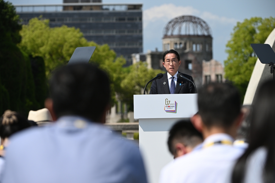 ［写真］広島市の平和記念公園で議長国会見を行う岸田文雄首相