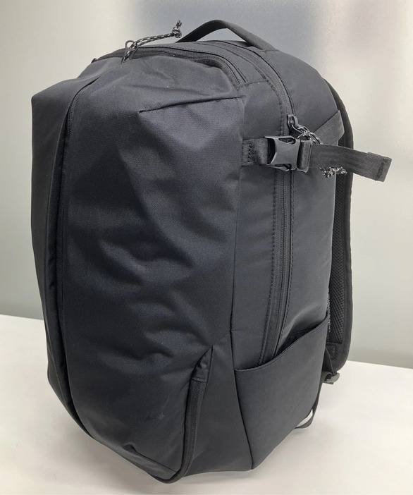 オン・オフに対応！ 「ミズノ」と「洋服の青山」共同企画の