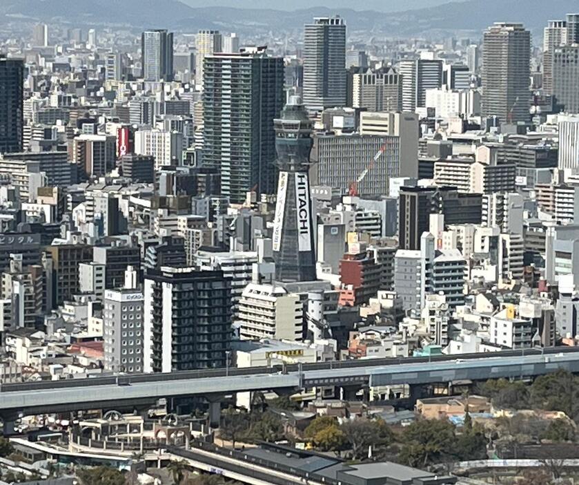 ［写真］工事中の通天閣