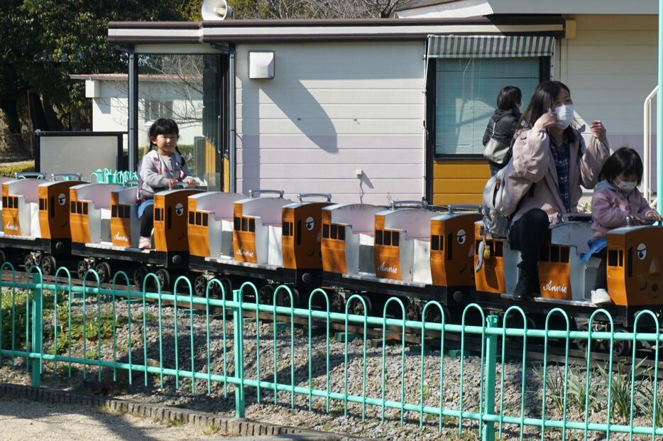 [写真]乗り物も間隔を空けて座るようお願いしているという